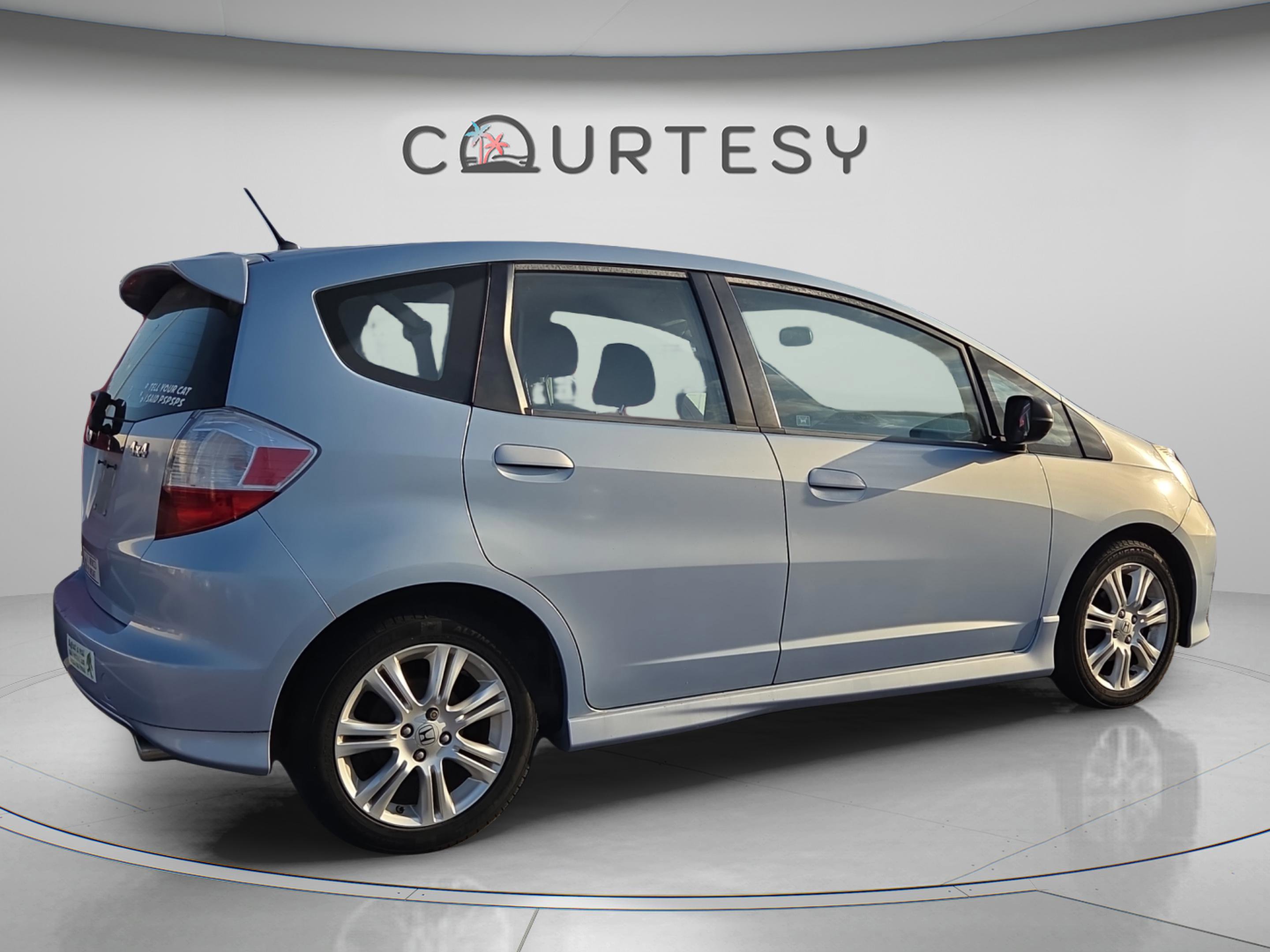 Used 2010 Honda Fit Sport image 2