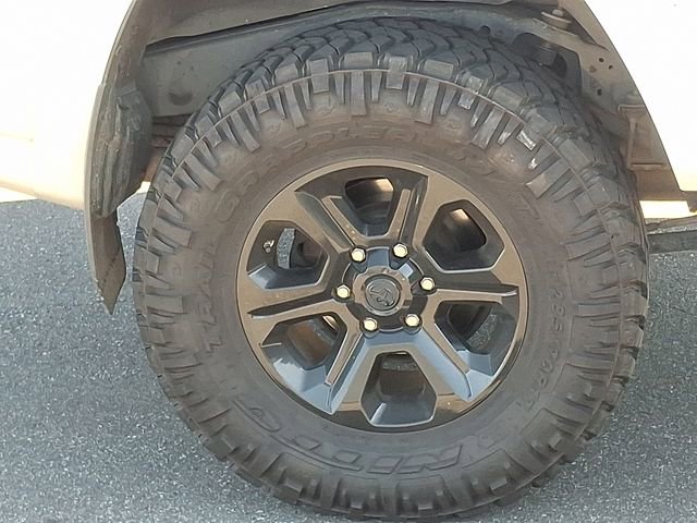 Used 2015 Toyota 4Runner SR5 AWD/4WD image 28