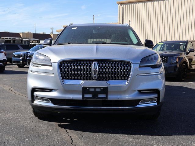 Used 2020 Lincoln Aviator Reserve w/ Equipment Group 201A image 2