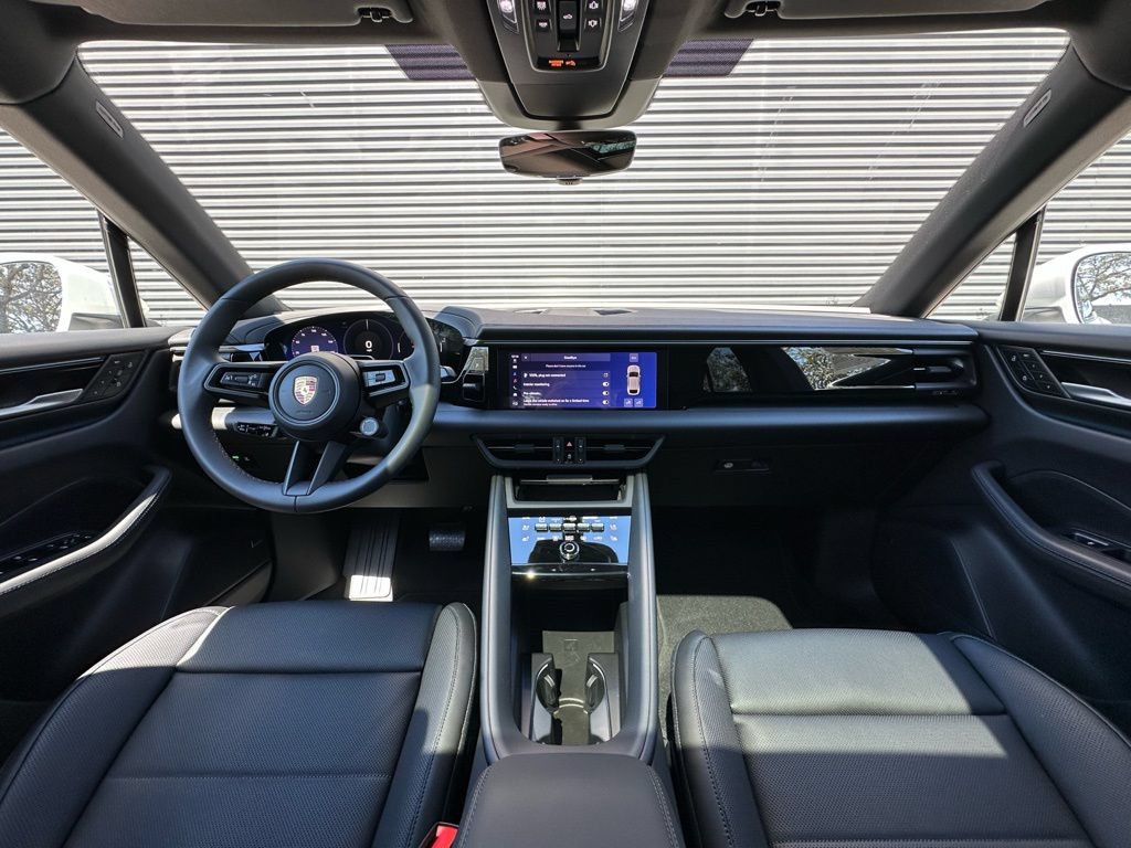 Used 2026 Porsche Macan Electric RWD image 6