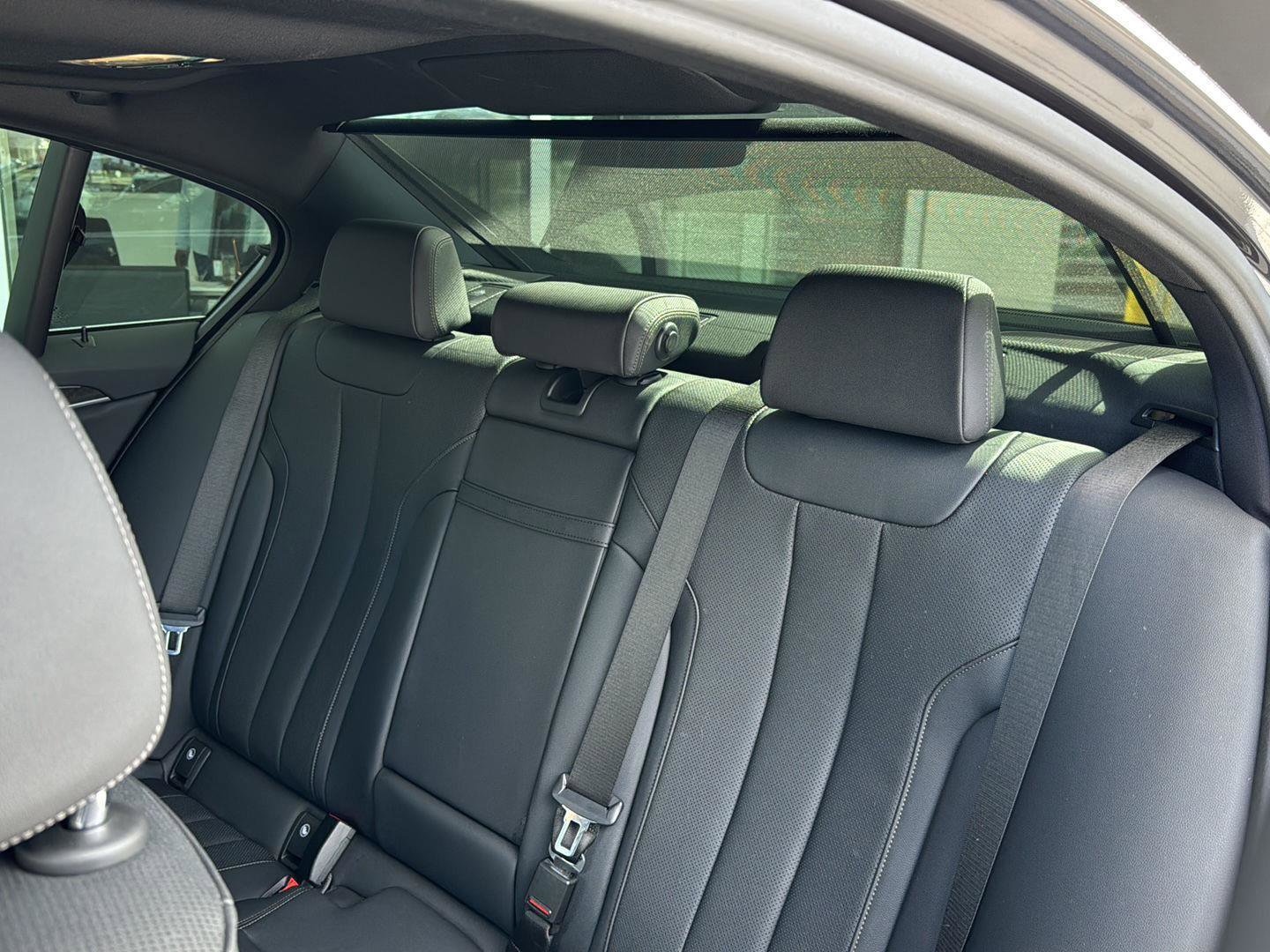 Used 2021 BMW 540i w/ M Sport Package image 27