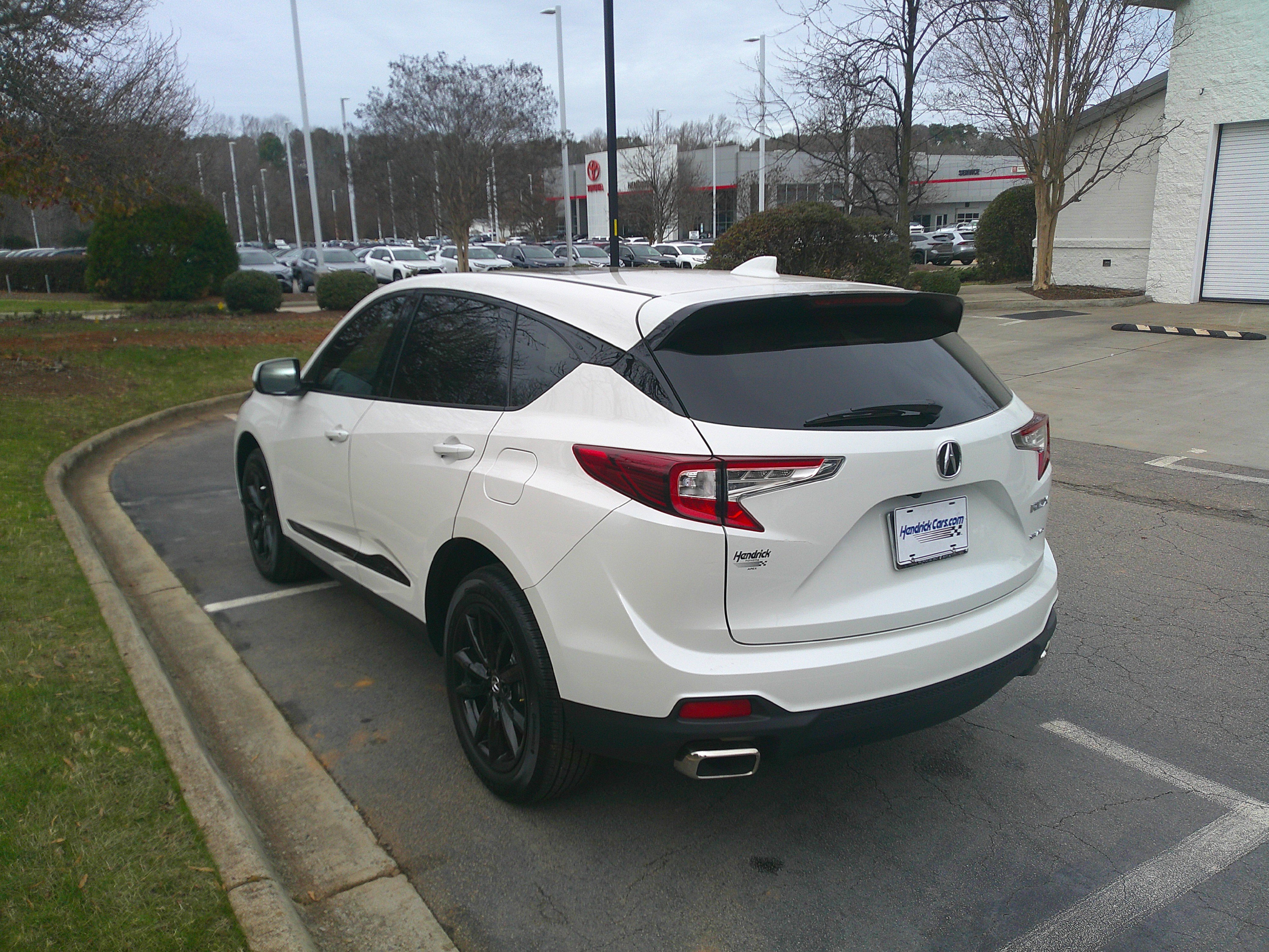 Used 2025 Acura RDX SH-AWD image 10