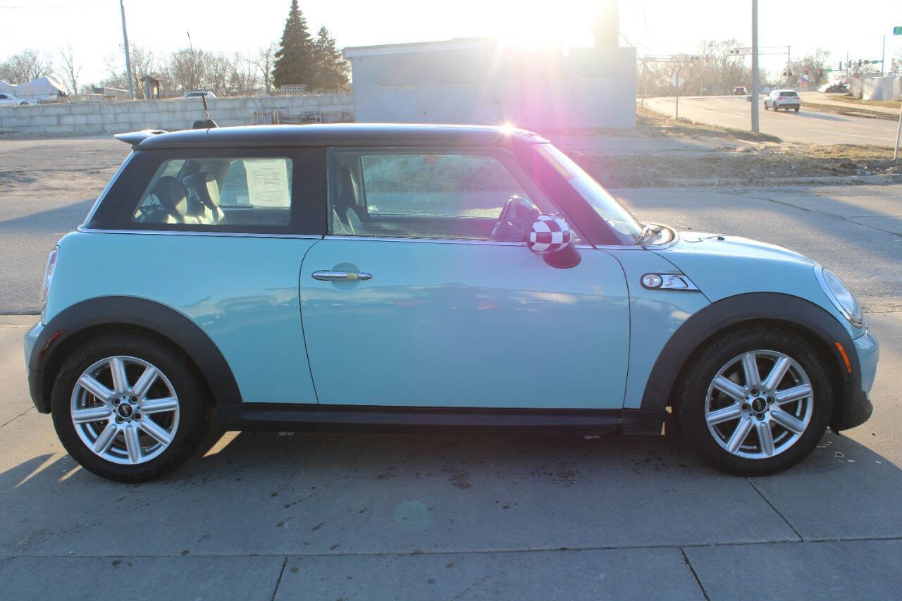 Used 2011 MINI Cooper S image 3