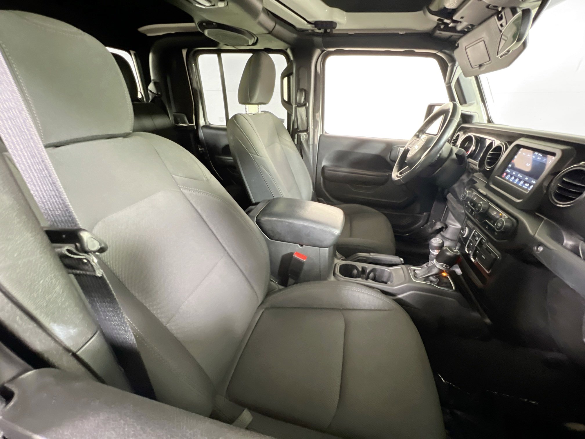 Used 2022 Jeep Gladiator Sport AWD/4WD image 25