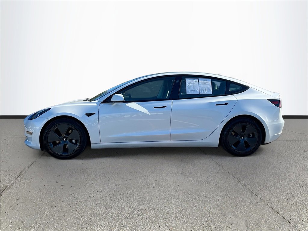 Used 2021 Tesla Model 3 Standard Range Plus image 4