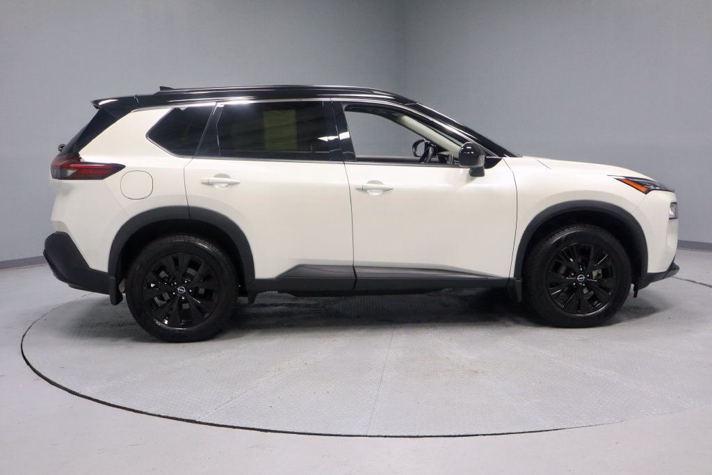 Used 2023 Nissan Rogue SV w/ SV Premium B Package AWD/4WD image 12