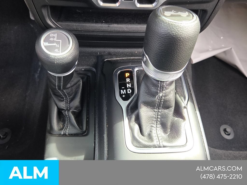 Used 2025 Jeep Wrangler Unlimited Sport AWD/4WD image 21
