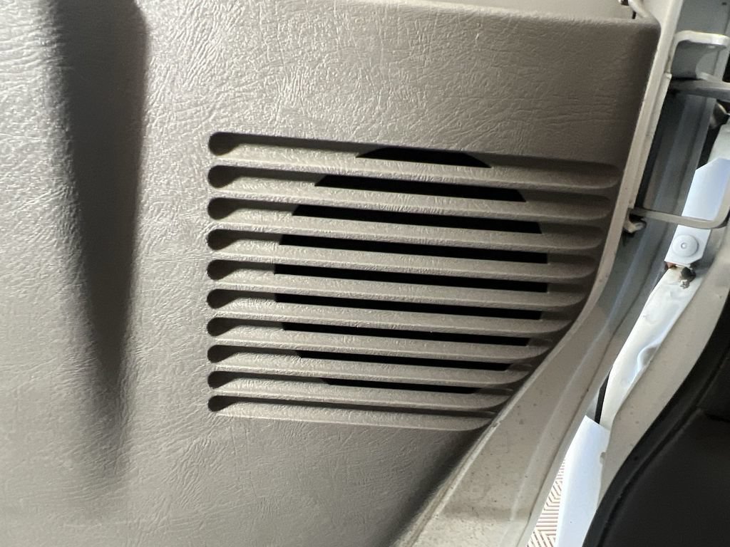 Used 2019 Chevrolet Express 2500 RWD image 20