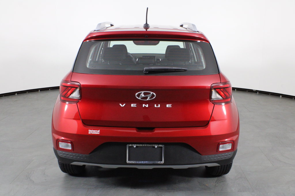 Certified 2026 Hyundai Venue SEL FWD image 11