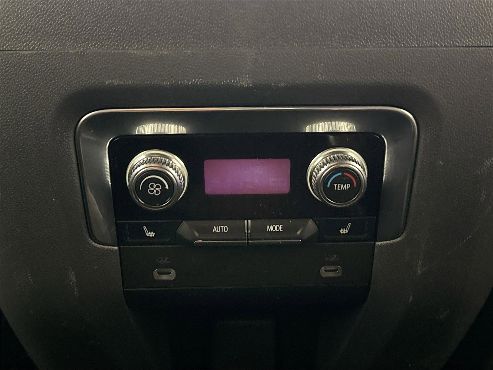 Used 2023 GMC Yukon Denali image 35