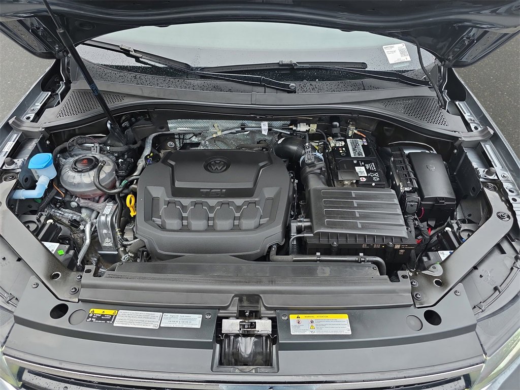 Used 2022 Volkswagen Tiguan SE R-Line image 34