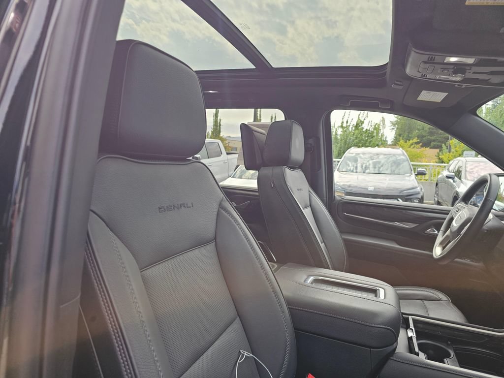 Used 2023 GMC Yukon XL Denali w/ Max Trailering Package AWD/4WD image 11