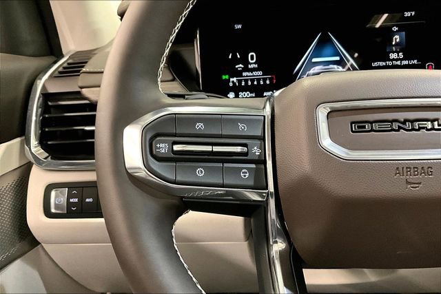 Used 2025 GMC Acadia Denali w/ Super Cruise Package image 25