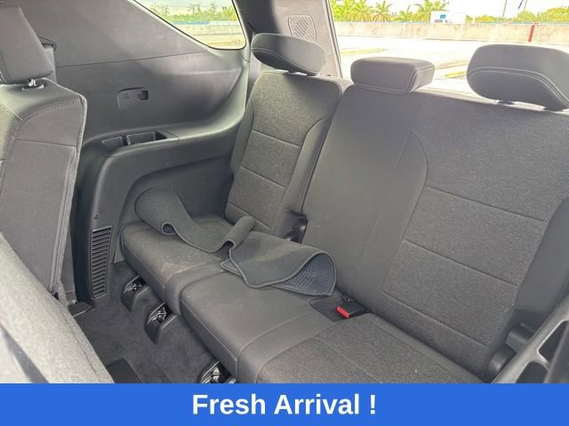 Used 2024 Chevrolet Traverse LS FWD image 4