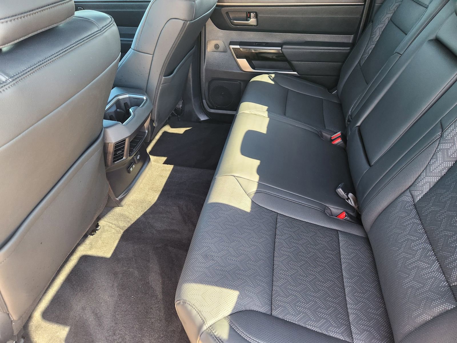 Used 2025 Toyota Tundra Limited AWD/4WD image 35