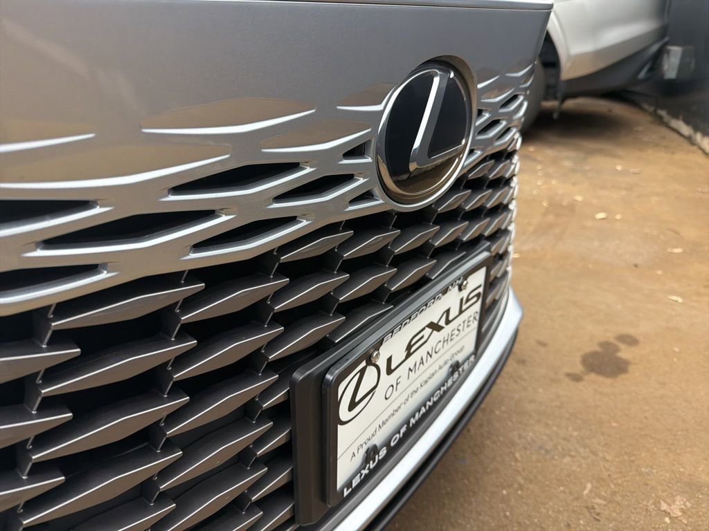 Used 2025 Lexus RX 350 Premium w/ Kick Sensor & Tow Package image 31