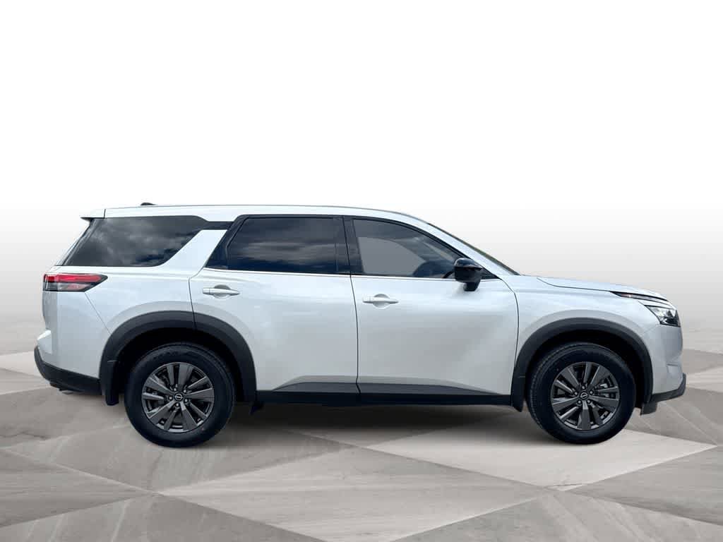 Used 2024 Nissan Pathfinder S AWD/4WD image 9