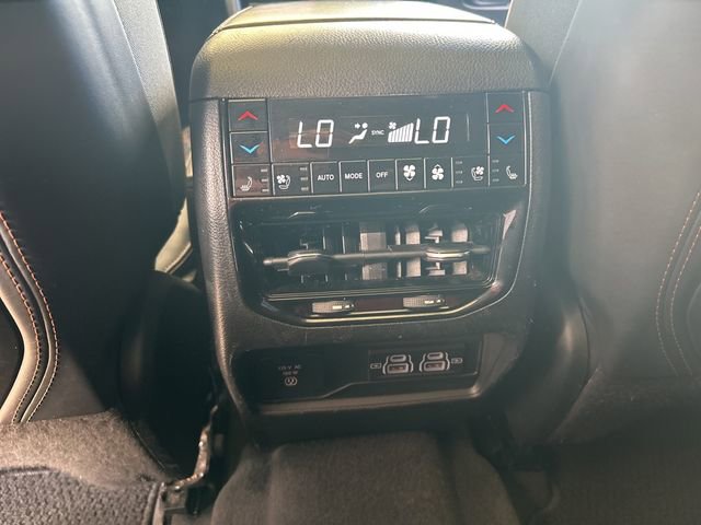 Used 2021 Jeep Grand Cherokee L Summit AWD/4WD image 15