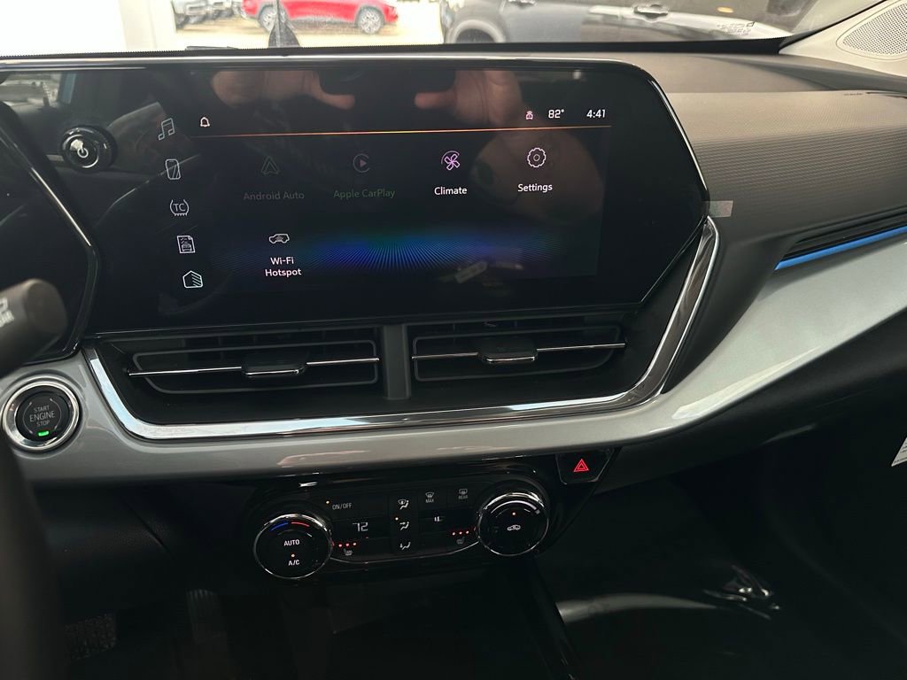 Used 2025 Chevrolet Trax LT w/ Driver Confidence Package image 25