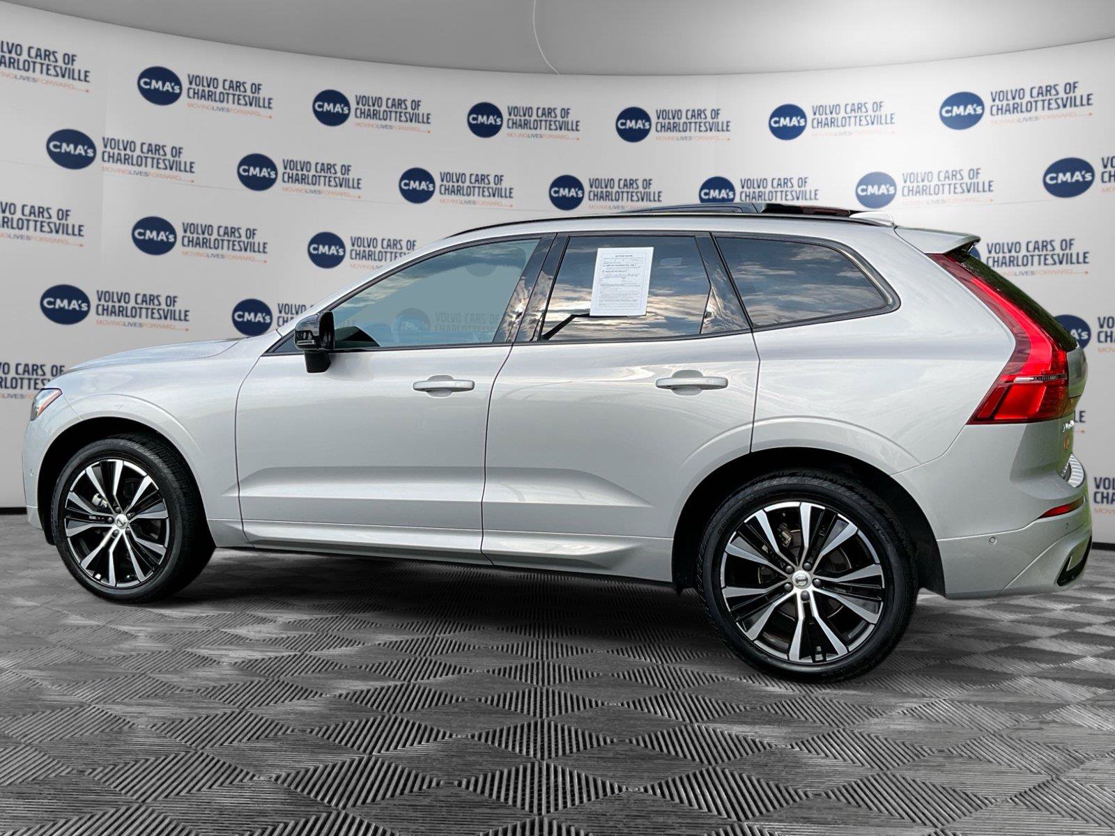 Certified 2023 Volvo XC60 B5 Ultimate w/ Climate Package AWD/4WD image 2