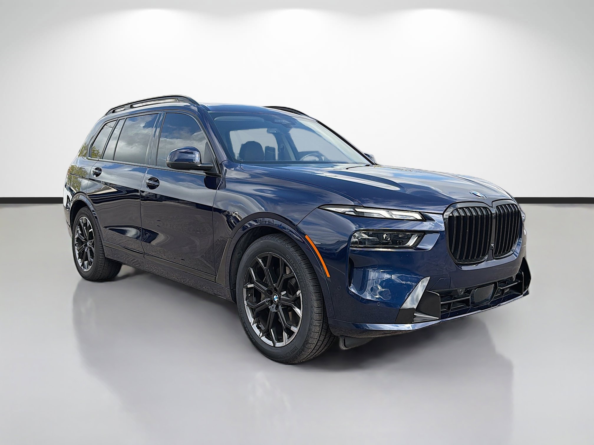 Used 2023 BMW X7 xDrive40i image 1