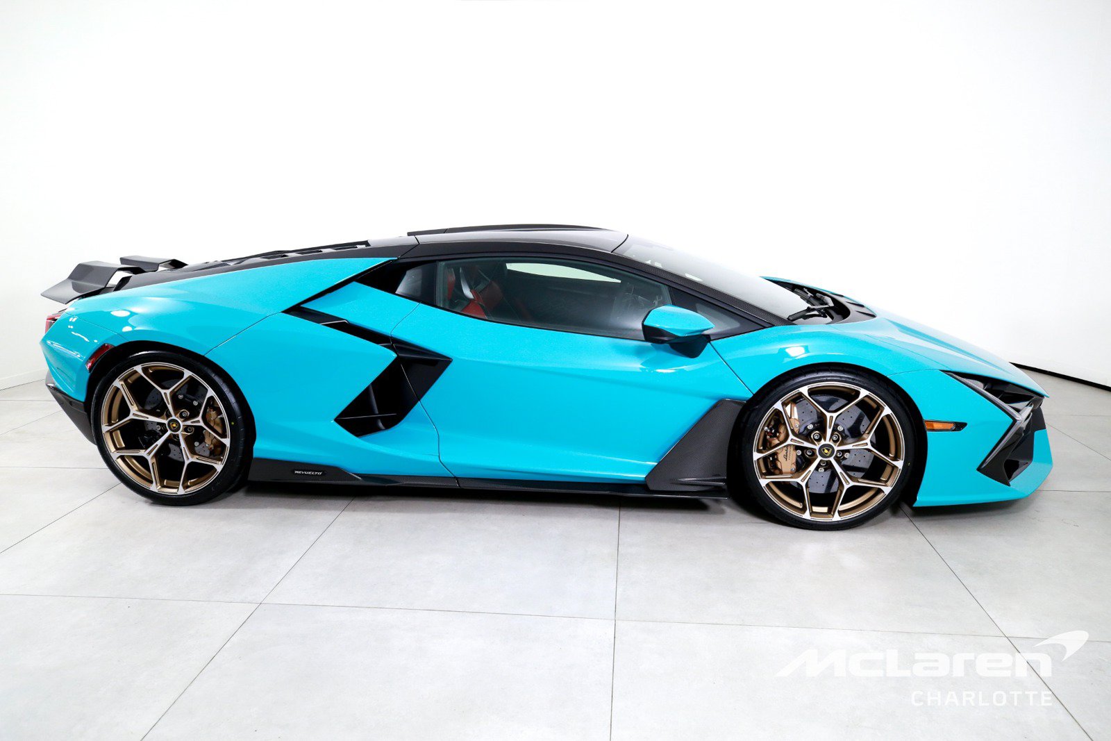 Used 2025 Lamborghini Revuelto AWD/4WD image 10