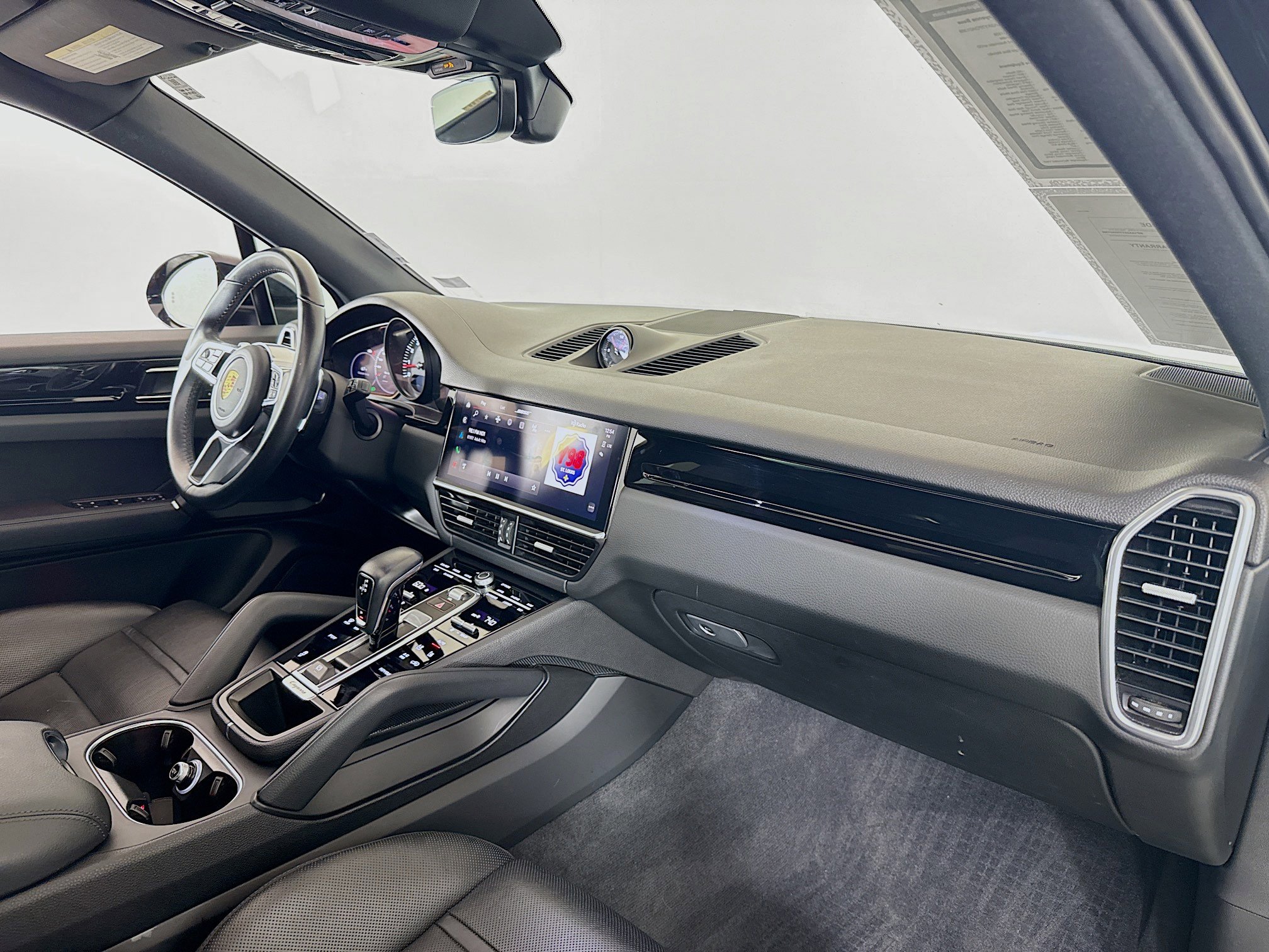 Used 2023 Porsche Cayenne image 29