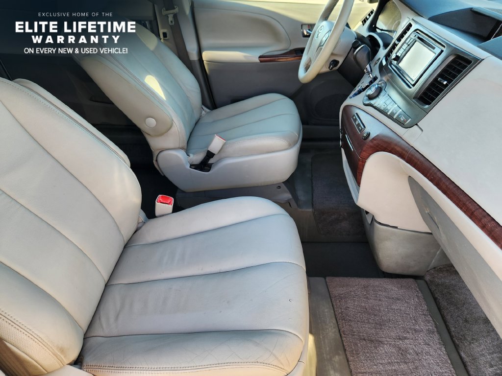 Used 2014 Toyota Sienna XLE FWD image 13