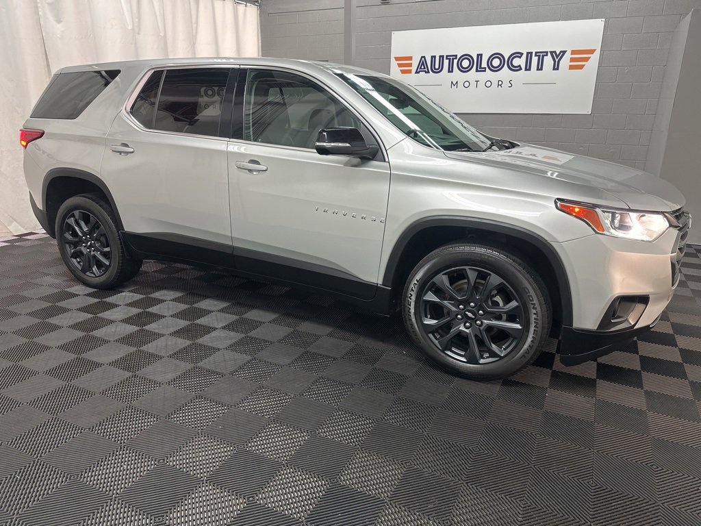 Used 2021 Chevrolet Traverse RS image 3