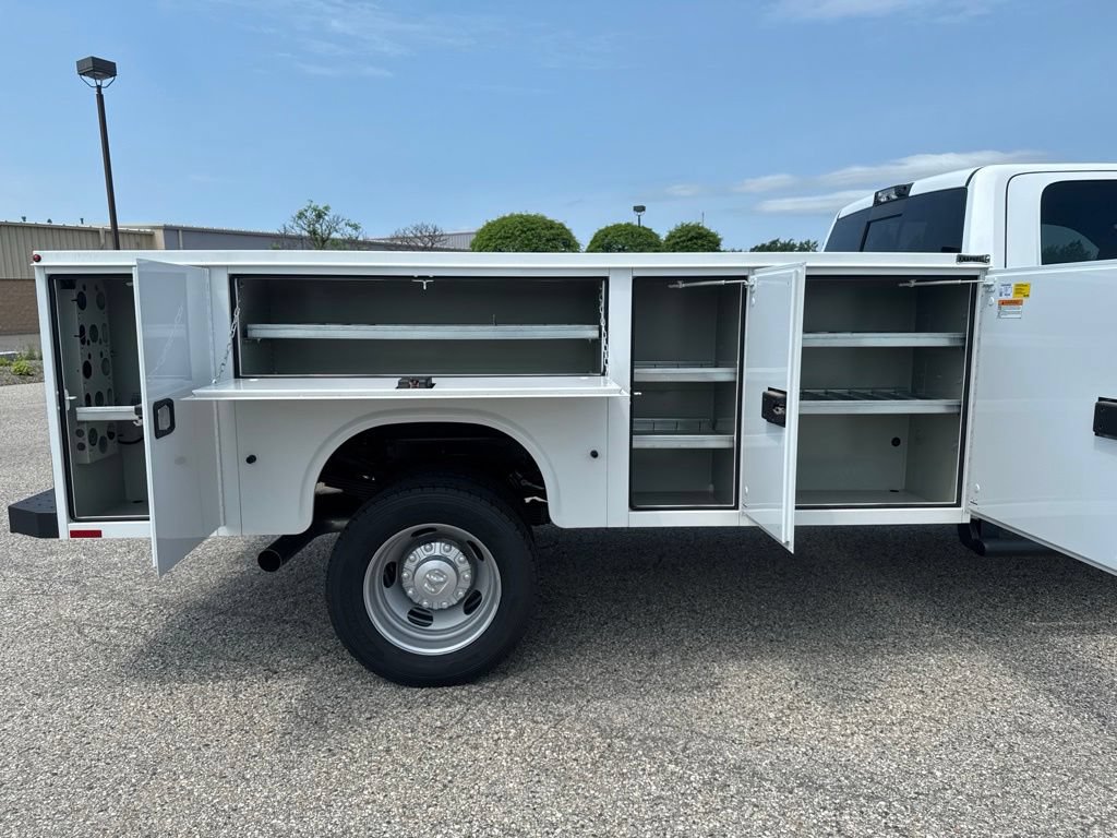 New 2026 RAM 5500 Tradesman AWD/4WD image 17