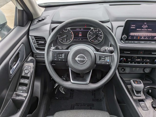 Used 2024 Nissan Rogue SV AWD/4WD image 17