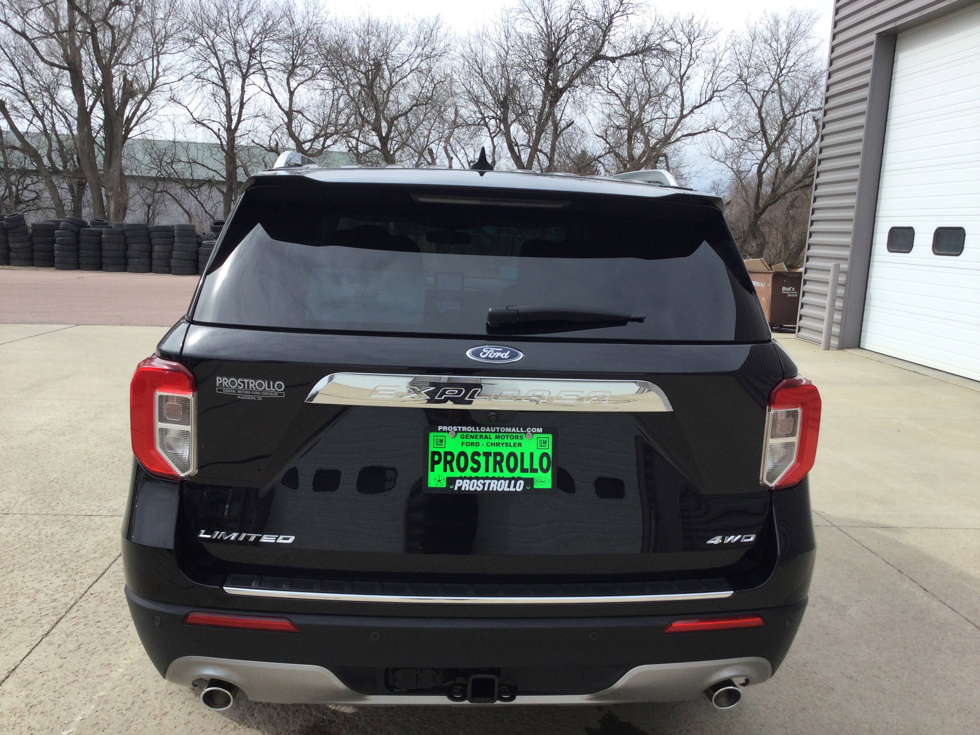 Used 2023 Ford Explorer Limited w/ Limited Technology Package image 4