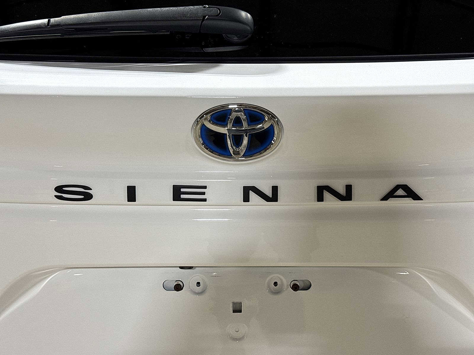 Certified 2022 Toyota Sienna LE FWD image 26