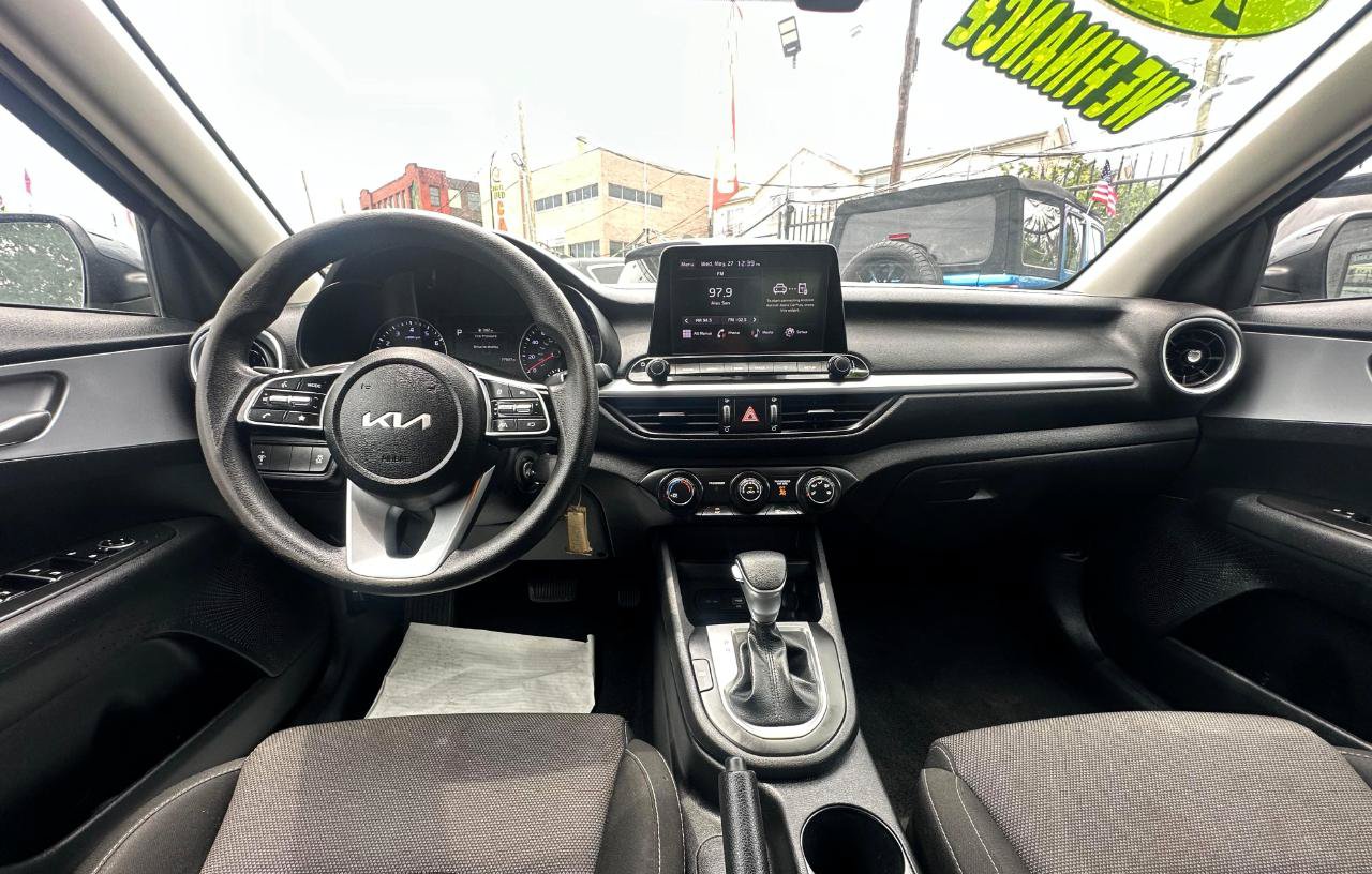 Used 2024 Kia Forte LXS FWD image 9