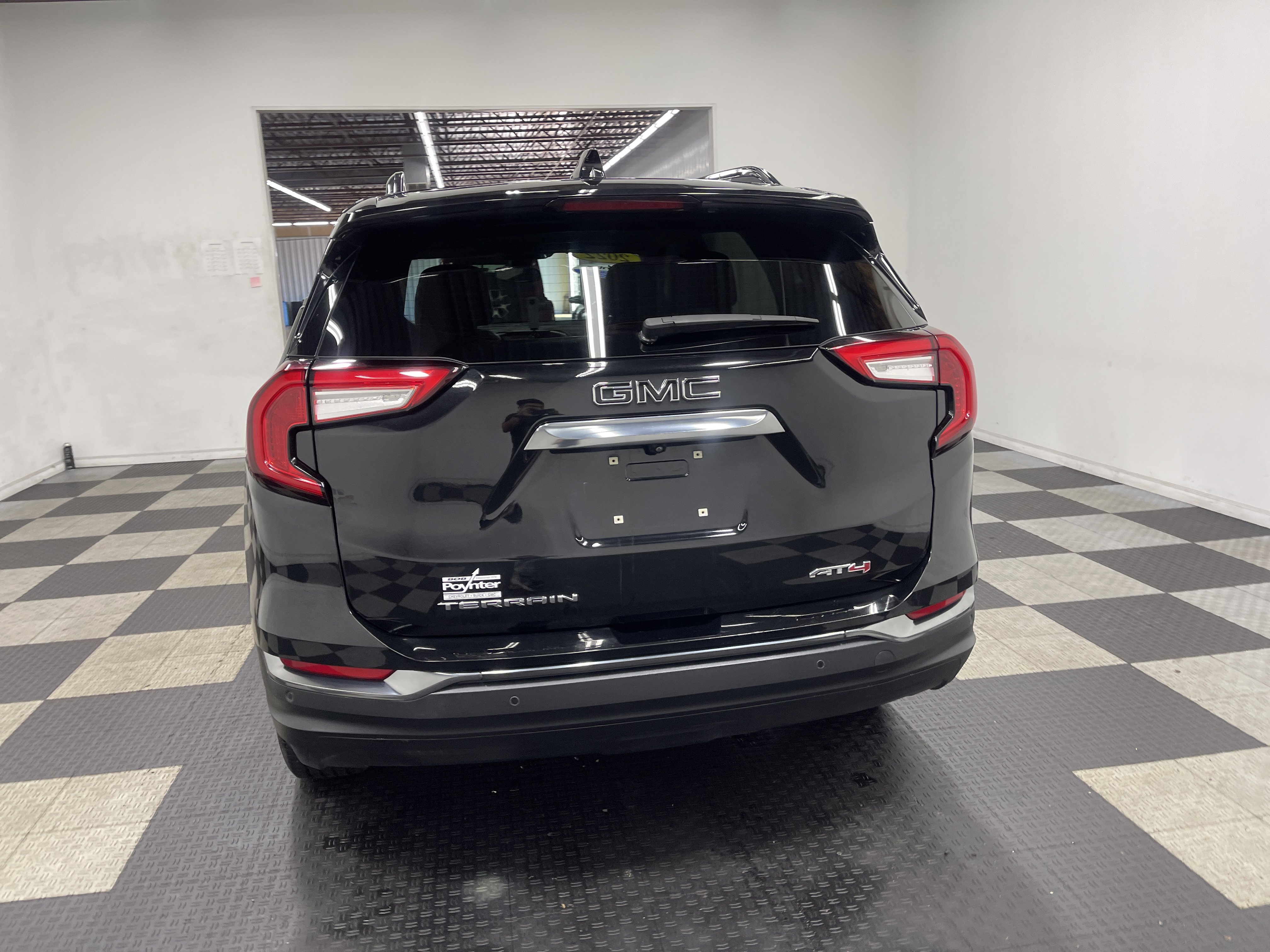 Used 2022 GMC Terrain AT4 image 3