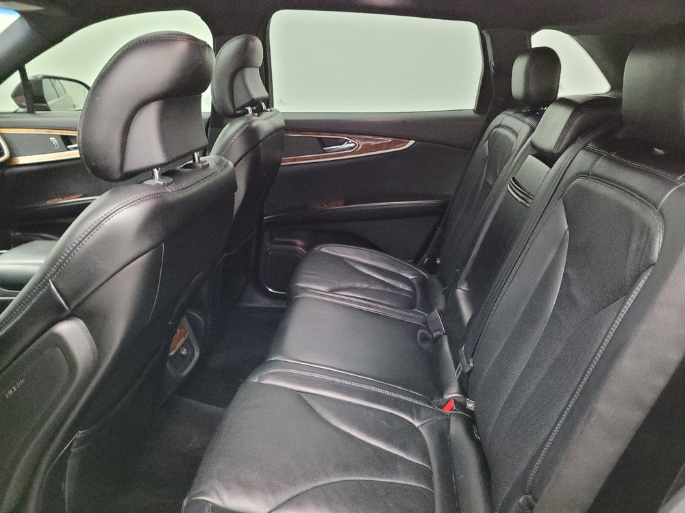 Used 2017 Lincoln MKX Reserve FWD image 18