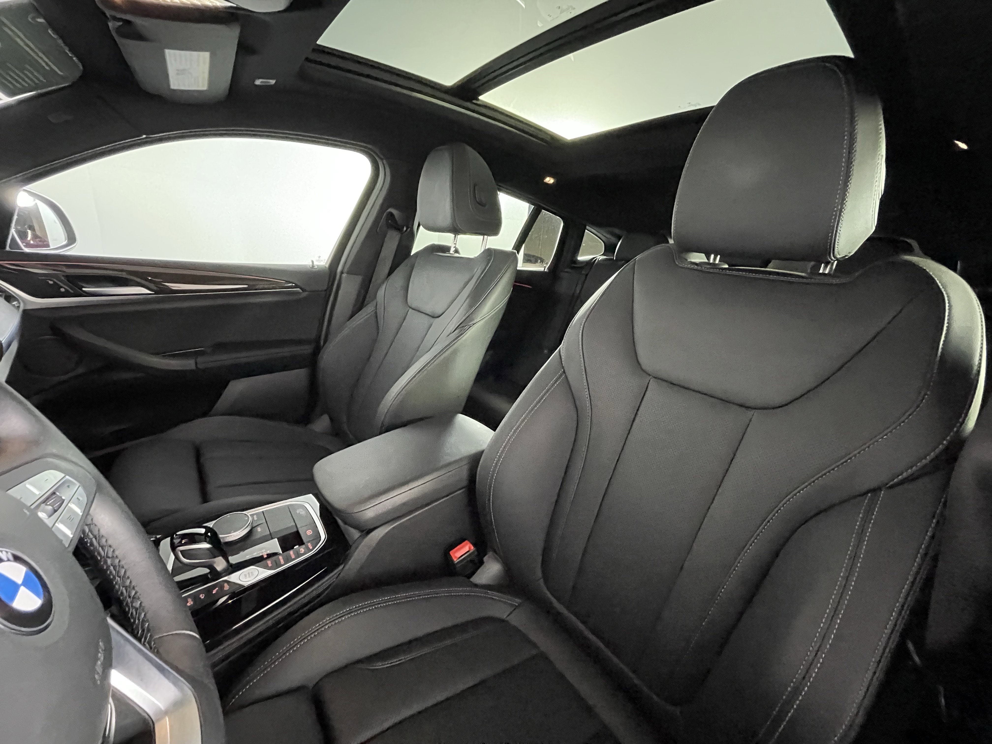 Certified 2025 BMW X4 xDrive30i image 9