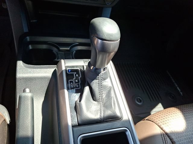 Used 2020 Toyota Tacoma Limited AWD/4WD image 22