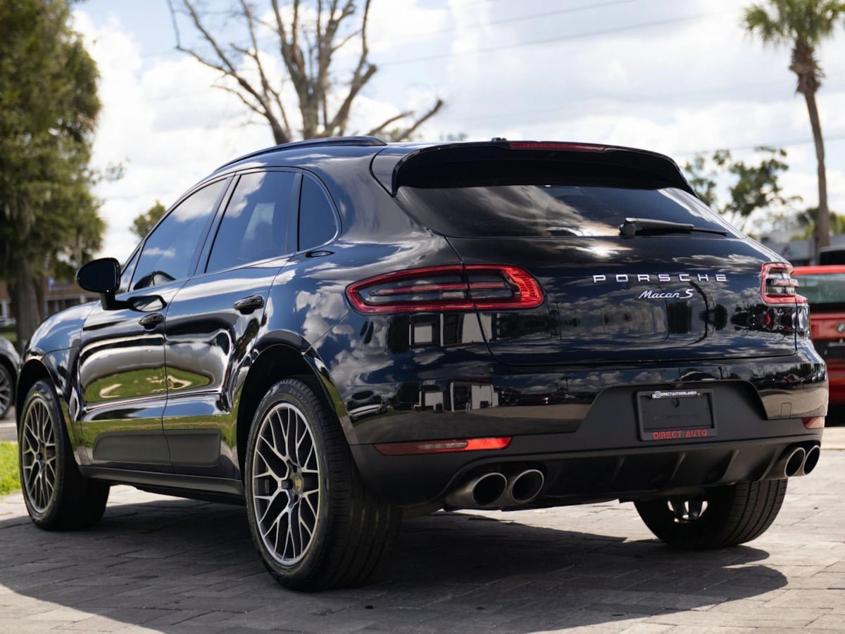 Used 2015 Porsche Macan S w/ Infotainment Package AWD/4WD image 9
