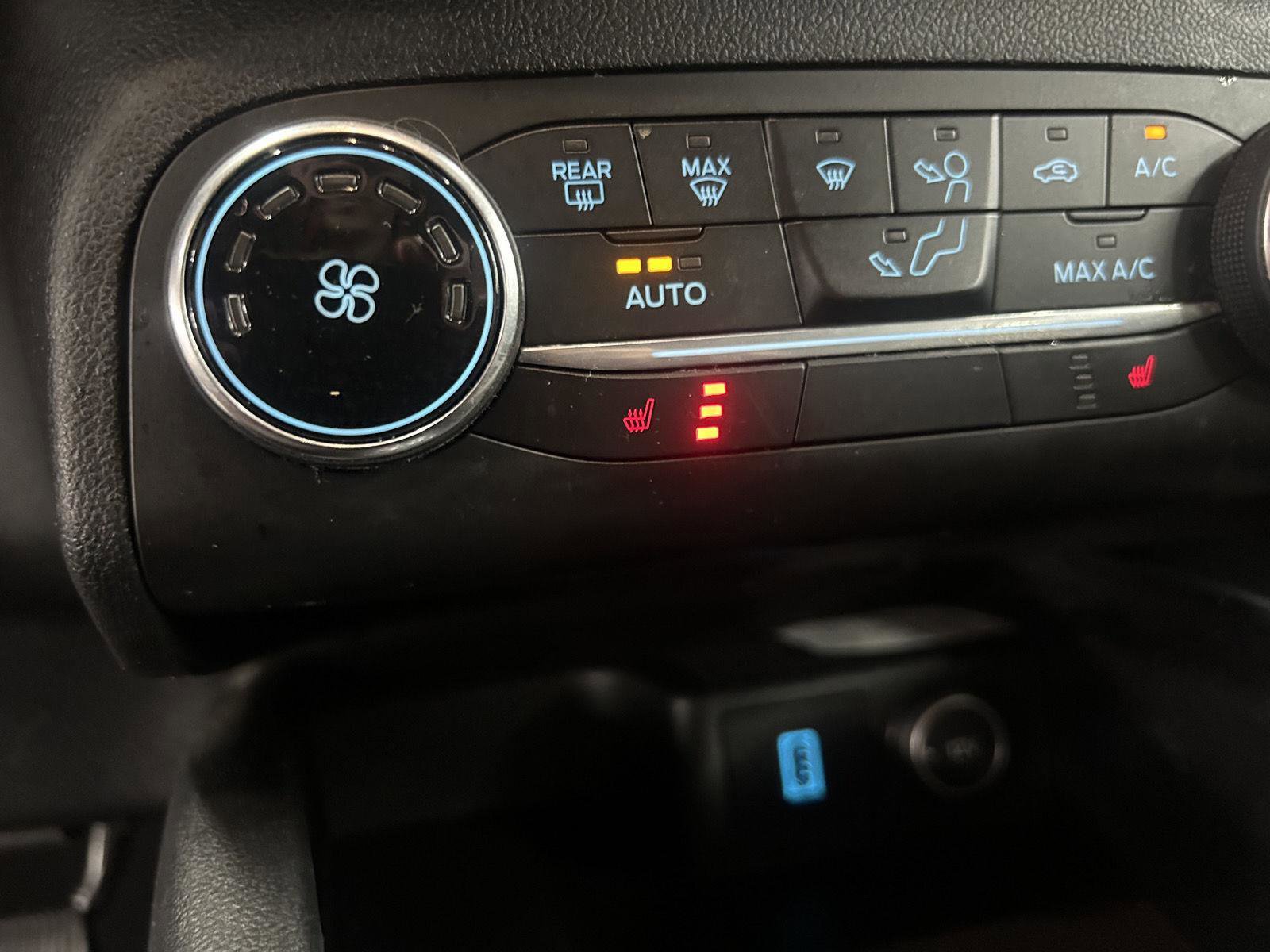 Used 2020 Ford Escape SE image 20