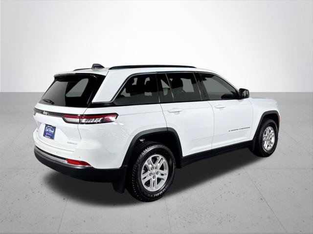 Certified 2025 Jeep Grand Cherokee Laredo w/ MOPAR Finishing Package AWD/4WD image 7