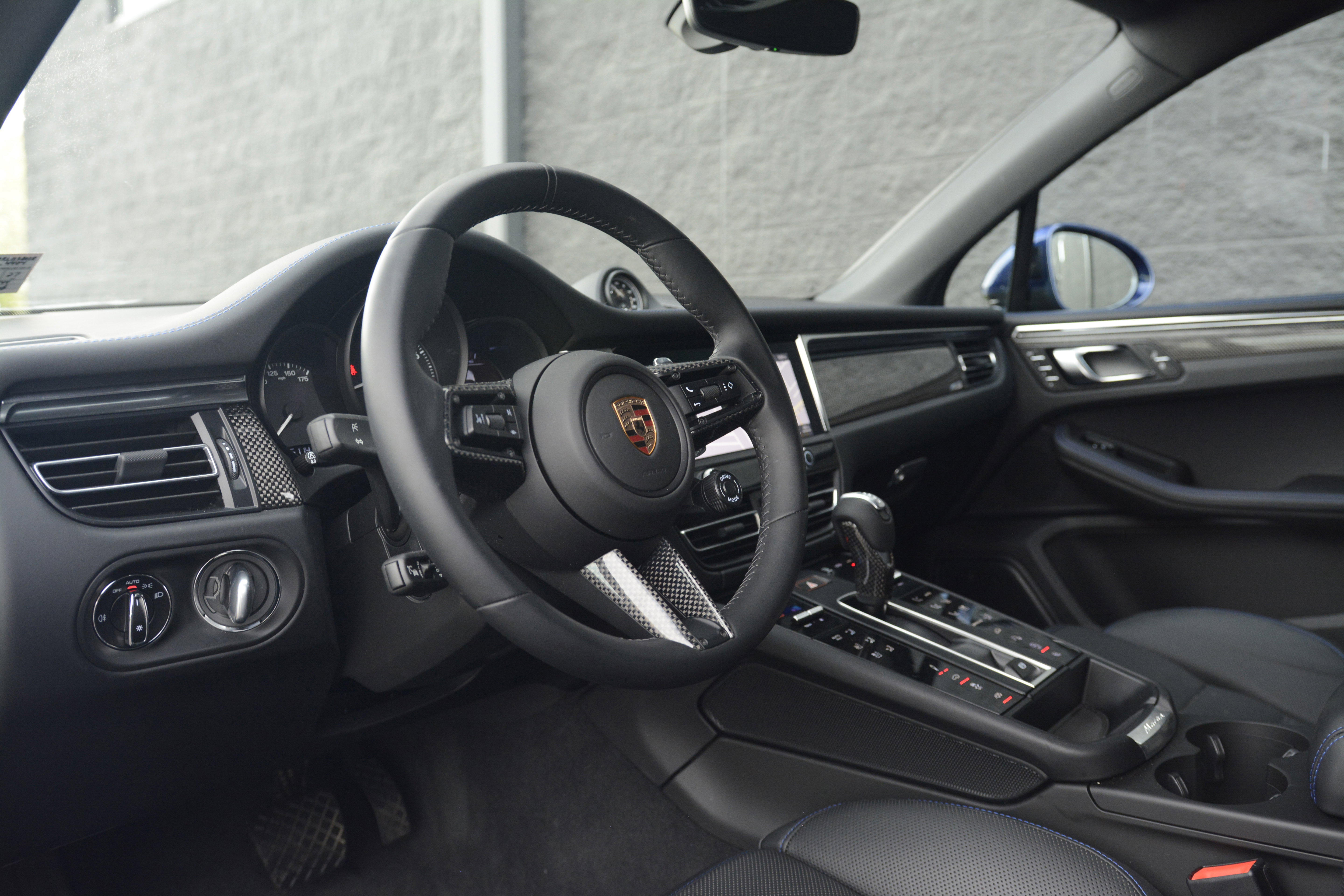 Certified 2024 Porsche Macan GTS w/ Premium Plus Package AWD/4WD image 4