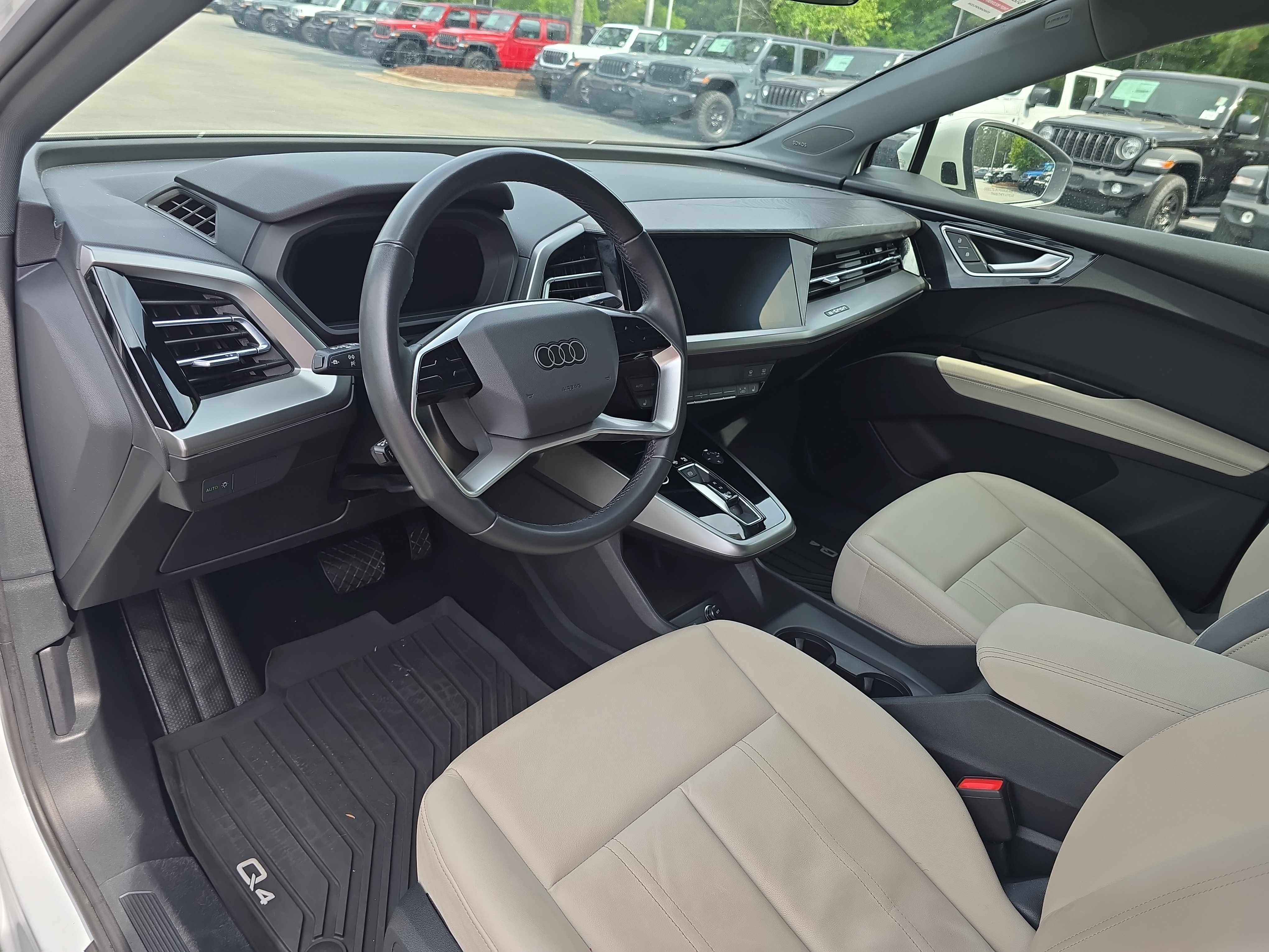 Used 2022 Audi Q4 e-tron Premium Plus AWD/4WD image 16
