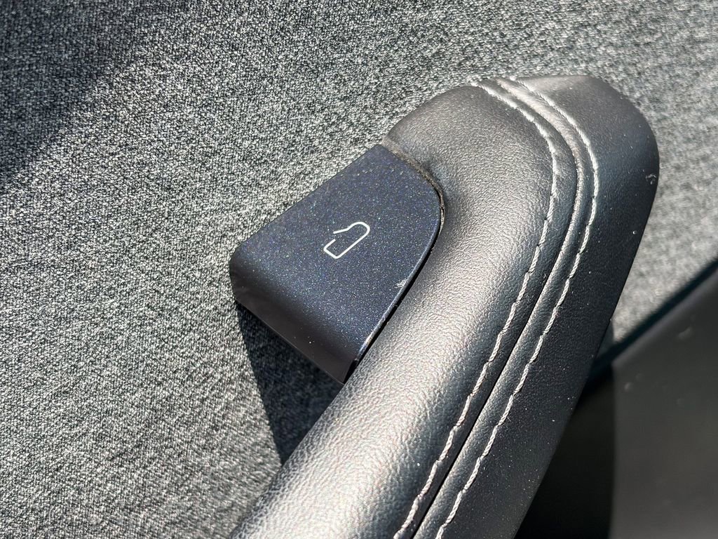 Used 2024 Tesla Model 3 Standard Range RWD image 40