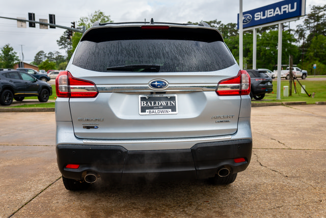 Used 2022 Subaru Ascent Limited w/ Technology Package AWD/4WD image 5