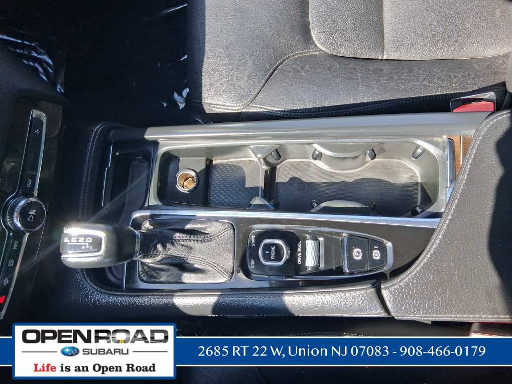 Used 2016 Volvo XC90 T6 Momentum image 25