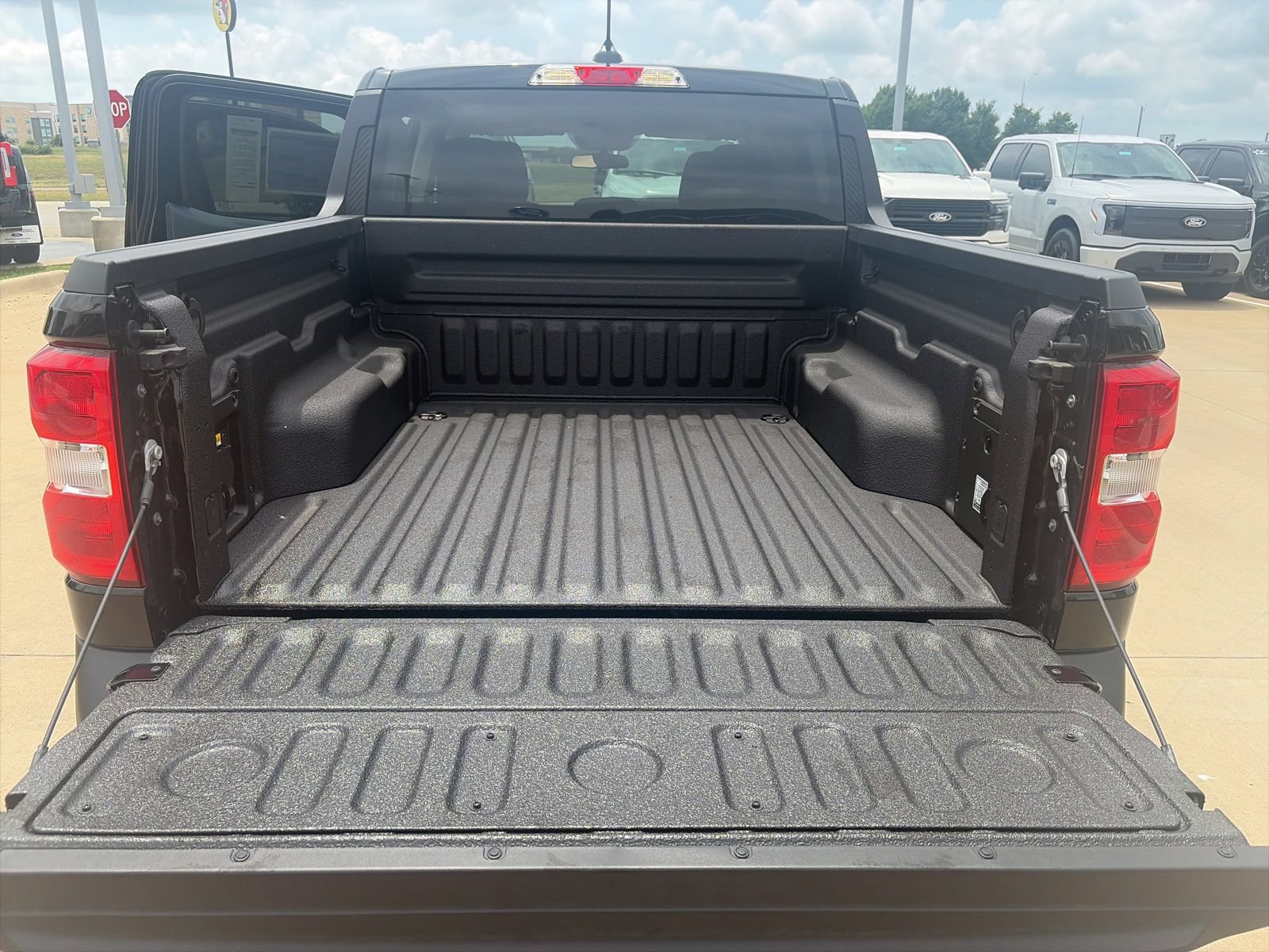 New 2026 Ford Maverick XLT w/ XLT Luxury Package FWD image 23