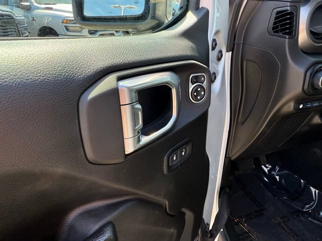 Used 2023 Jeep Wrangler Unlimited w/ Cold Weather Group AWD/4WD image 17