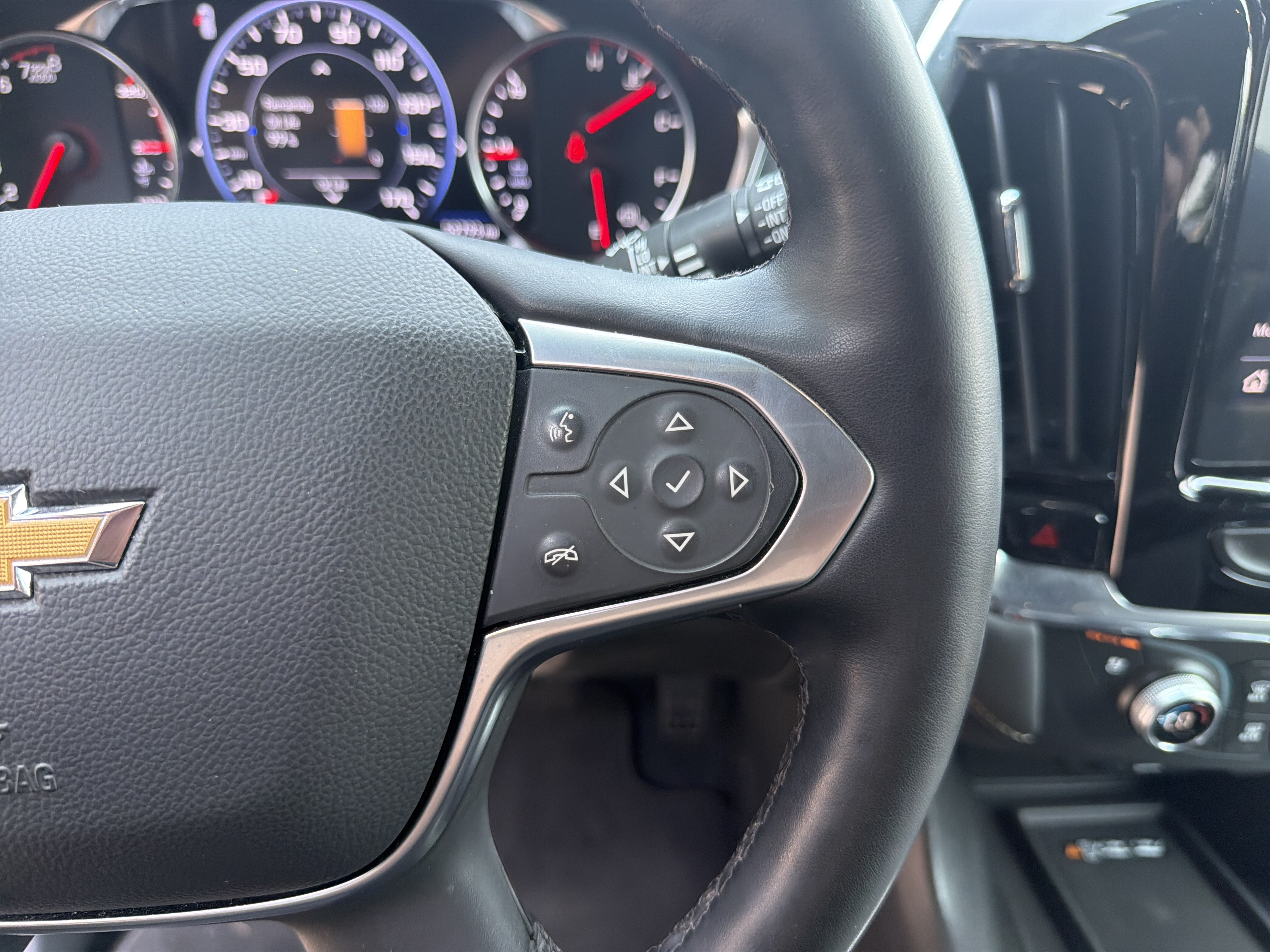 Used 2023 Chevrolet Traverse Premier AWD/4WD image 20