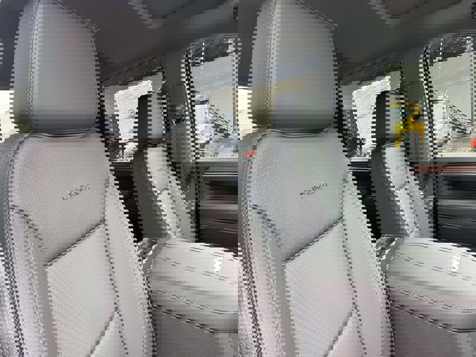 New 2026 GMC Sierra 2500 Denali w/ Denali Reserve Package image 28